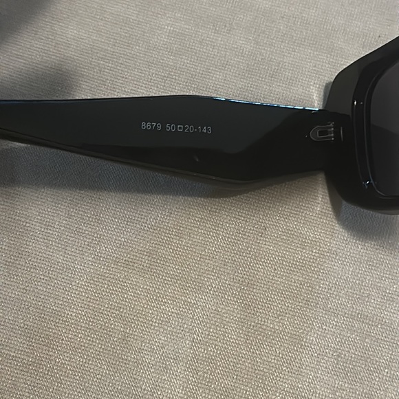 Black Prada sunglasses for women - Picture 5 of 6